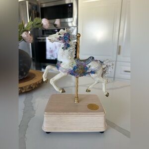 Vintage Horse carousel music box